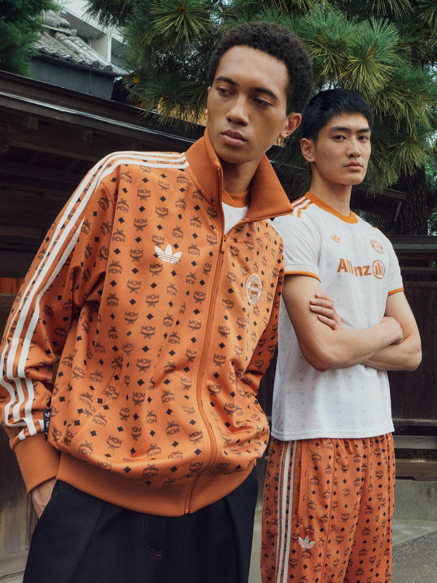KicksLab_jp's tweet photo. Available in Store and Online Store.
Available on the October 28th in Store and Online Store.

ADIDAS l "FC BAYERN 26/27 MCM TRUCK TOP"
COLOR : Tech Copper
NO : LH1374
SIZE : M - XL
PRICE : ¥27,500(in tax)

ADIDAS l "FC BAYERN 26/27 MCM TRUCK PANTS"
COLOR : Tech Copper
NO : LH1373
SIZE : M - XL
PRICE : ¥25,300(in tax)

ADIDAS l "FC BAYERN 26/27 MCM UNIFORM"
COLOR : Cream White
NO : LD5728
SIZE : M - XL
PRICE : ¥16,500(in tax)

#KICKSLAB #キックスラボ
