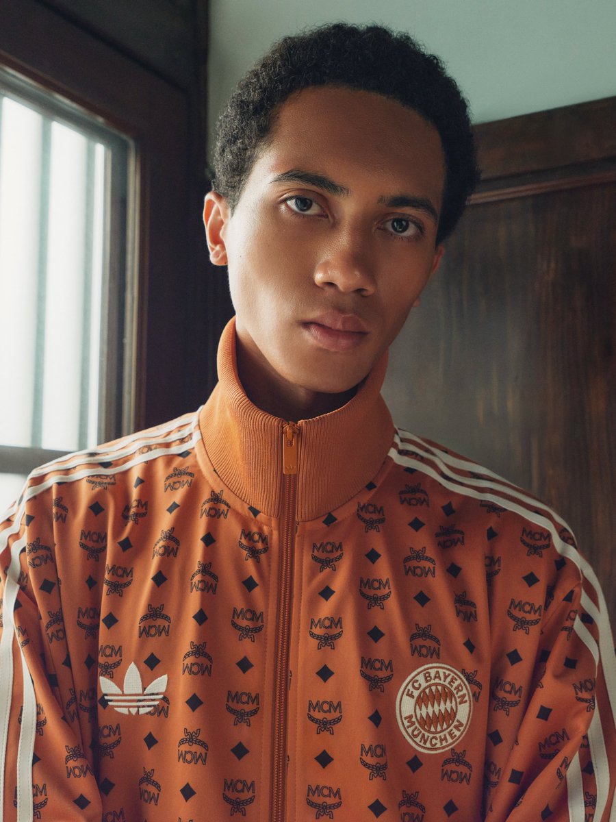 KicksLab_jp's tweet photo. Available in Store and Online Store.
Available on the October 28th in Store and Online Store.

ADIDAS l "FC BAYERN 26/27 MCM TRUCK TOP"
COLOR : Tech Copper
NO : LH1374
SIZE : M - XL
PRICE : ¥27,500(in tax)

ADIDAS l "FC BAYERN 26/27 MCM TRUCK PANTS"
COLOR : Tech Copper
NO : LH1373
SIZE : M - XL
PRICE : ¥25,300(in tax)

ADIDAS l "FC BAYERN 26/27 MCM UNIFORM"
COLOR : Cream White
NO : LD5728
SIZE : M - XL
PRICE : ¥16,500(in tax)

#KICKSLAB #キックスラボ