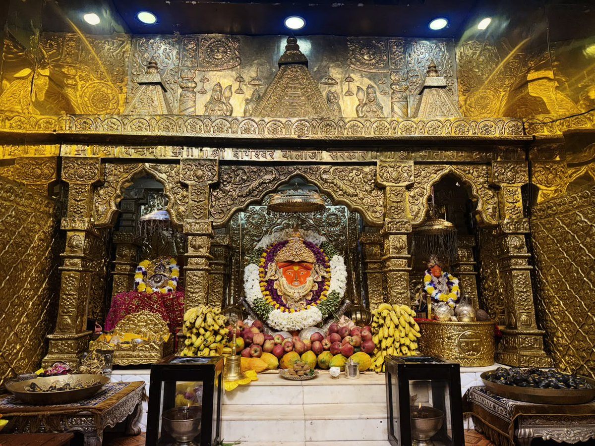 bageshwardham's tweet photo. दिव्य दर्शन श्री बाला जी सरकार
श्री बागेश्वर धाम सरकार ग्राम गढ़ा (मध्यप्रदेश)
23-10-2026
#bageshwardham
#bageshwardhamsarkar
#divyadarshan
#balaji https://t.co/dKYUGUAgLQ