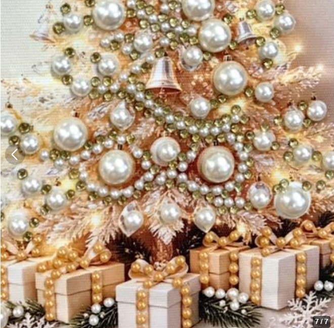cocorety39's tweet photo. 【福祉施設制作】ふわふわせかい作　ダイヤモンドアート　「ホワイトクリスマス」NO.5756で検索
白いクリスマスツリーがパールとゴールドでキラキラ輝くダイヤモンドアート。雪が積もったような優しい感じで、冬に飾ると部屋がほっこりします。見てるだけで本当にすごく幸せになれますよね。￥1,200 https://t.co/HDo11tKjOL