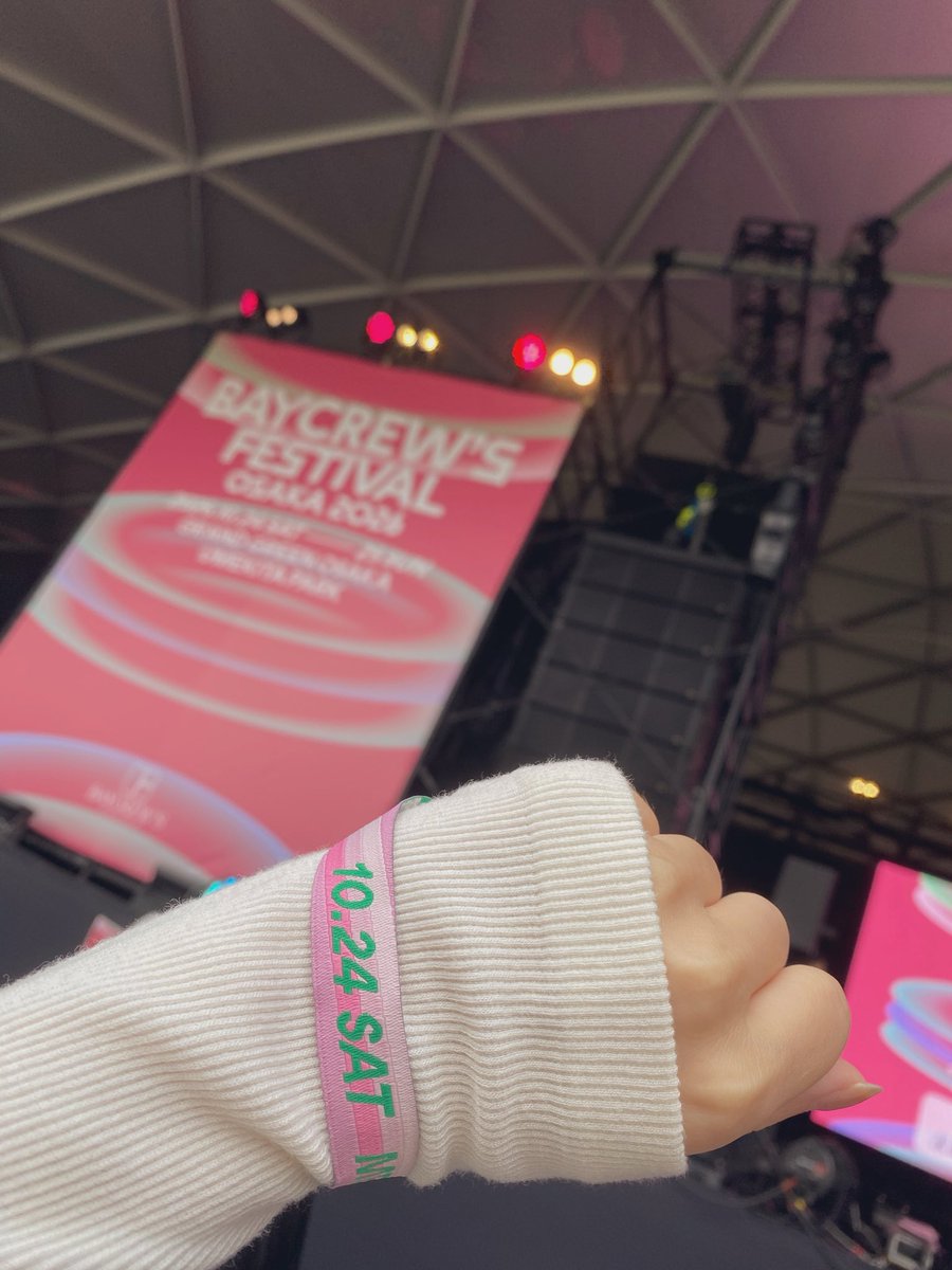 HGnu__'s tweet photo. ベイクルーズフェス〜！
着いてすぐは雨降ってたけど、100均のかっぱで耐えれた✌️Emiちゃん以外にもゆっくり見たかったけど、遊くんのグッズが欲しいからひとまず退散！売り切れありませんように🙏 https://t.co/kZ54AMSePJ