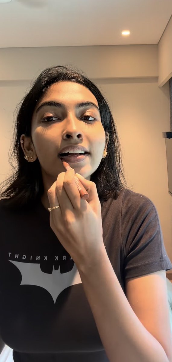 Mavrickiyeb's tweet photo. Ivaluku ivlo periya kaai ah? Epo da perusachu? https://t.co/iKx5Im9dOC