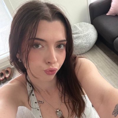 sofiea_lov tweet picture