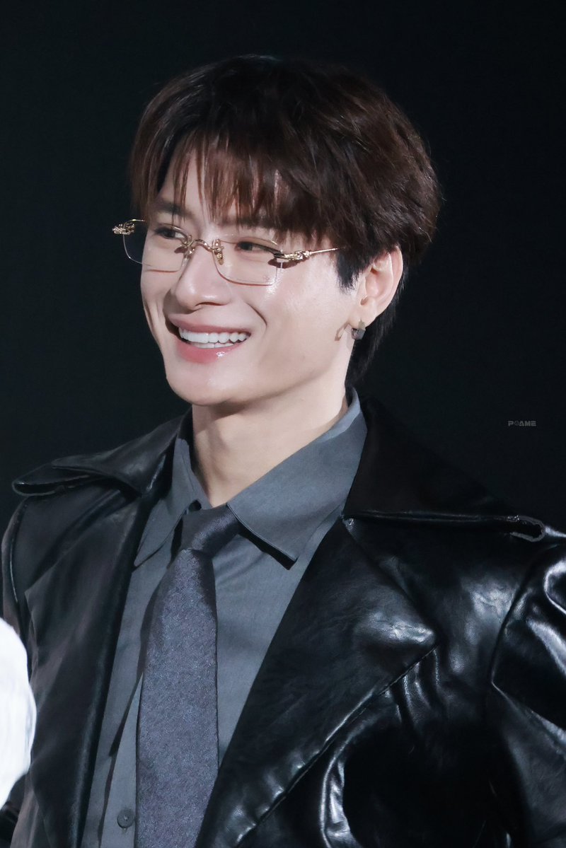 pameinfp_tx's tweet photo. cute meow cute meow ~
-
👼🏻
#KRIST1stAlbumBDparty
#KristPerawat @kristtps 
#pxamesnapp https://t.co/CxkhNuY3a3