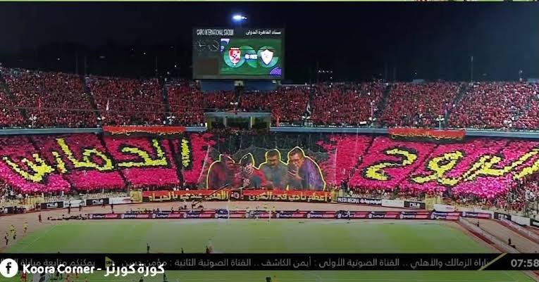 RedaDarwish18's tweet photo. هقولك ليه جمهورالأهلي بيقلب ع المدرب مش اللاعيبة حتي لومتخاذلين علشان هوالمسئول   نفترض ان عموتة قعدالمعلمين ولعب بمكانهم بشباب وادوا بس لسه الخبرات مش مساعداهم والله جمهورالأهلي هيبقي في ضهره انابهاجمك علشان موفرلك كل حاجه وانت مش عارف تدبر. @ebnosamaaa @faisalzedan  @MaatyZaki https://t.co/jhNziKpZUN