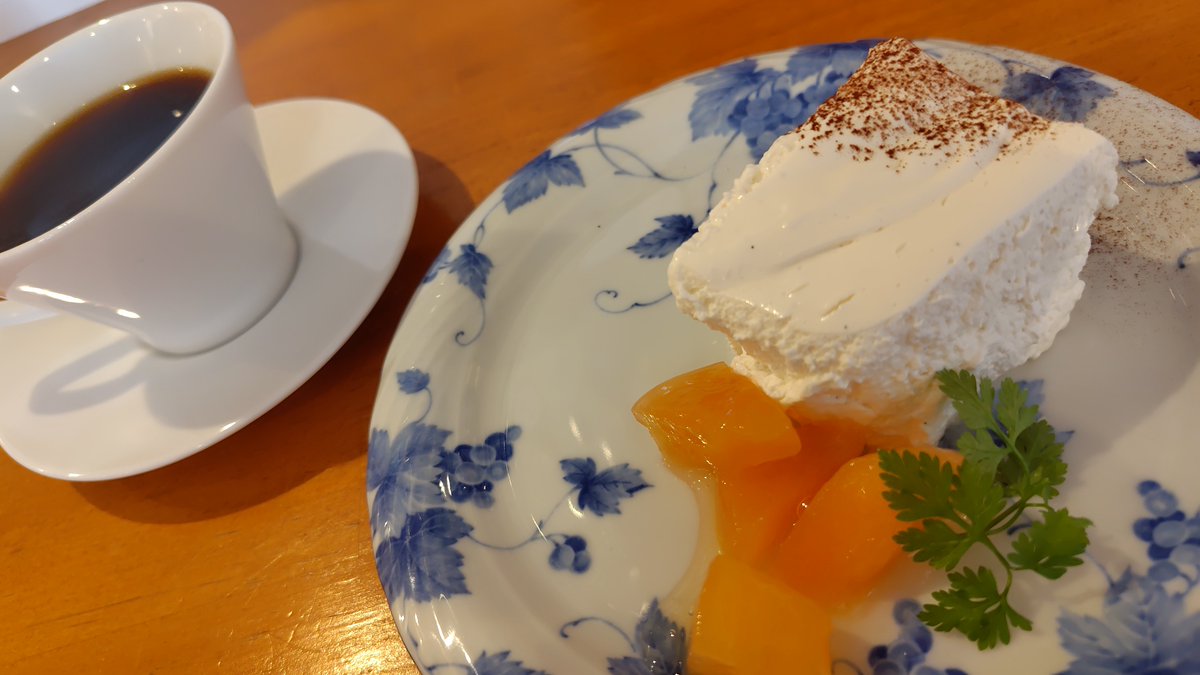 henahe77's tweet photo. パンナコッタってあんま食べたことない https://t.co/KlYipwQztz