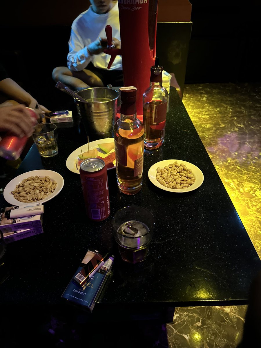 perdana6661's tweet photo. Malam party, pagi ngopi💆🏻‍♂️ https://t.co/KeewKud2sz
