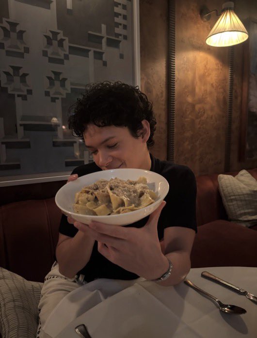 TheFelixLP tweet picture