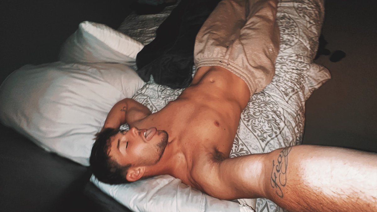 IAMDADDYDEVON's tweet photo. Who’s up? DM 😈 #whosup #addme #snapchat #bored #nsfw https://t.co/PJunX6mOjB