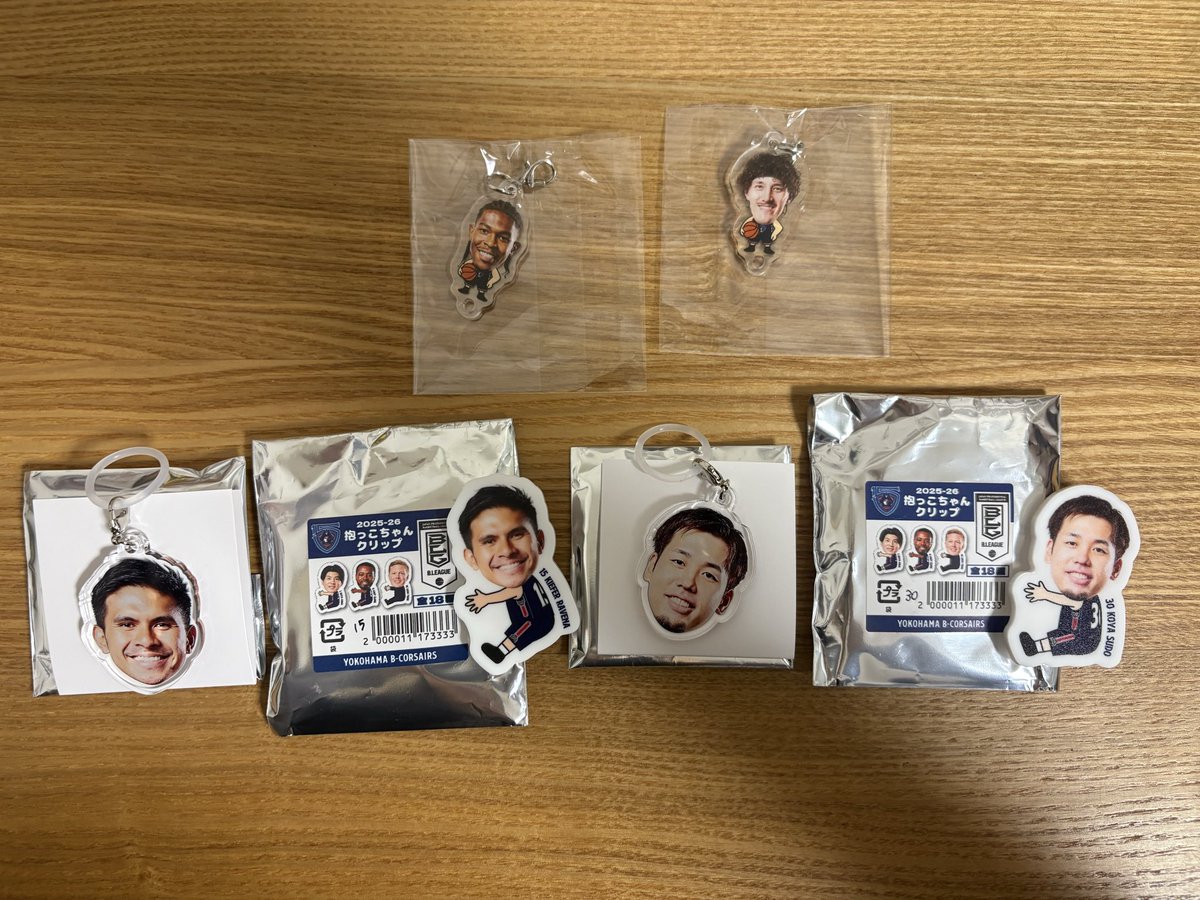 __ty_mh's tweet photo. グッズ整理のため交換・買取募集します
【譲】ビーコル昨シーズングッズ
ラベ兄、# 30こうやさん
今シーズングッズ
# 0、# 27
【求】# 18、# 21
異種でも可能です！わたしが所持しているものより高いものと交換していただける場合は差額をお支払いします。
お気軽にお声掛けください🙇🏻‍♀️ https://t.co/sZvvaQzWUT