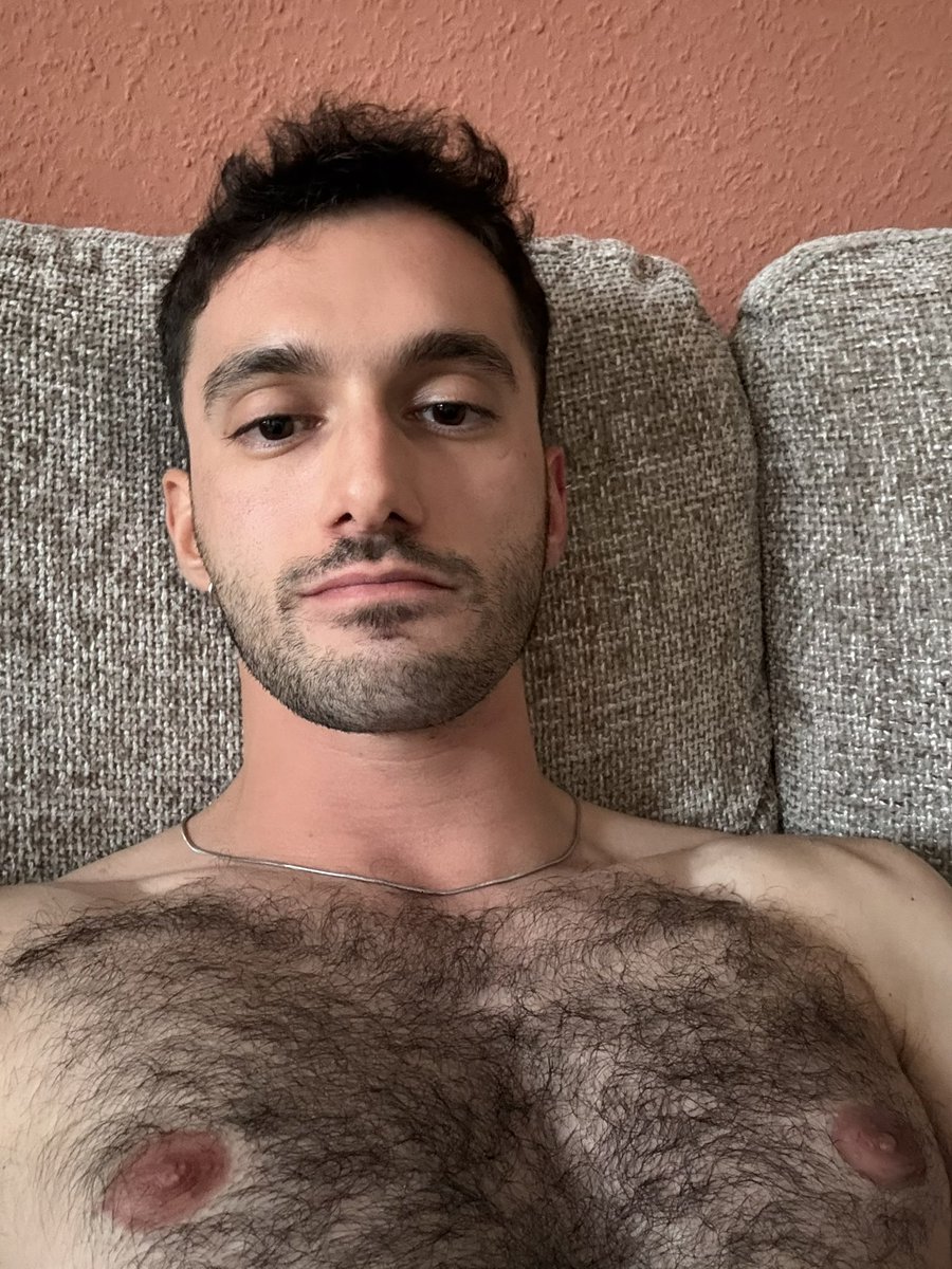 strumenteopolo's tweet photo. Sleep deprived but the nipples are color coordinated https://t.co/BxFHqizWc8