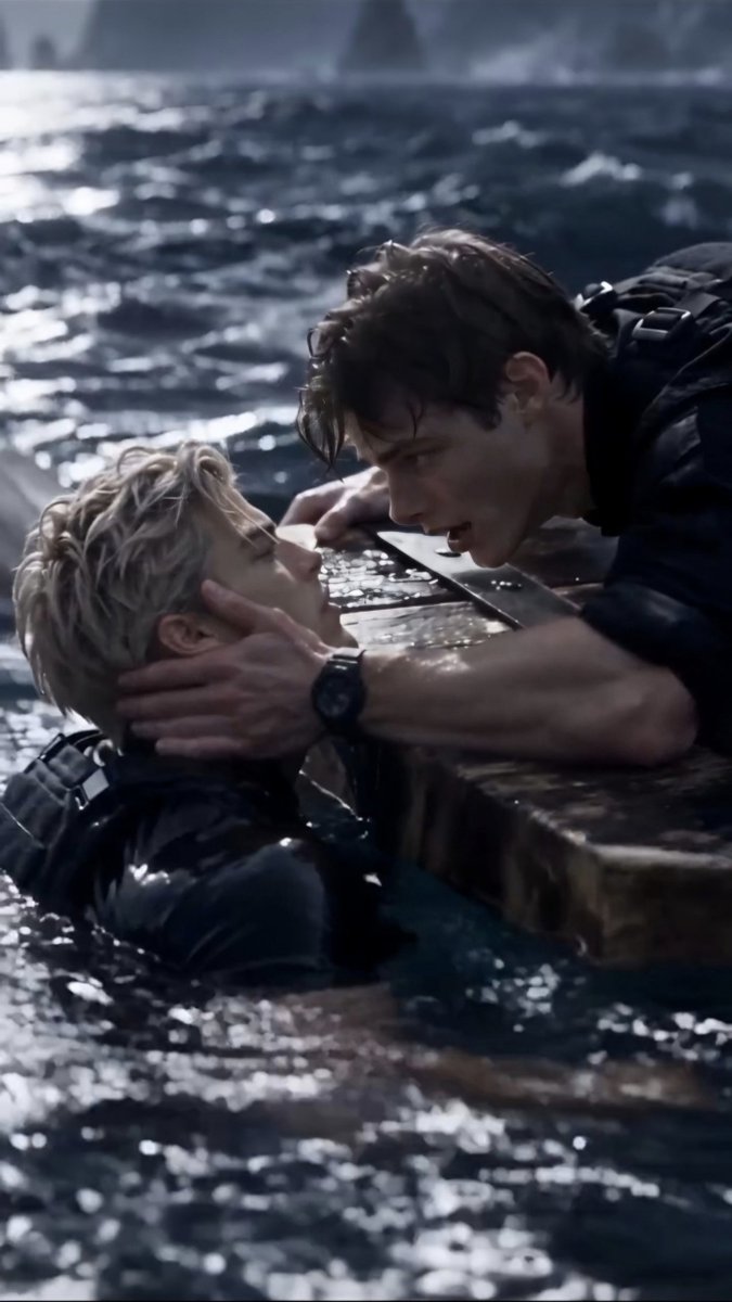 _Devibes's tweet photo. omg the iconic titanic scene 😭🌊 I swear this is a bl action-series though!! 💀🔥

#TheSpysLittleMouse #aibl https://t.co/vXu17xLOpD
