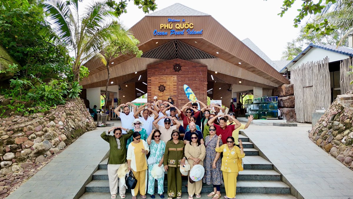 HalilbrahimOur's tweet photo. Phu Quoc 4-Island Tour + Hon Thom Cable Car: snorkel crystal-clear waters, cruise by speedboat, enjoy a buffet lunch, Aquatopia Water Park, panoramic cable car views, and complimentary photo and drone service. https://t.co/eoFXHfbPh7