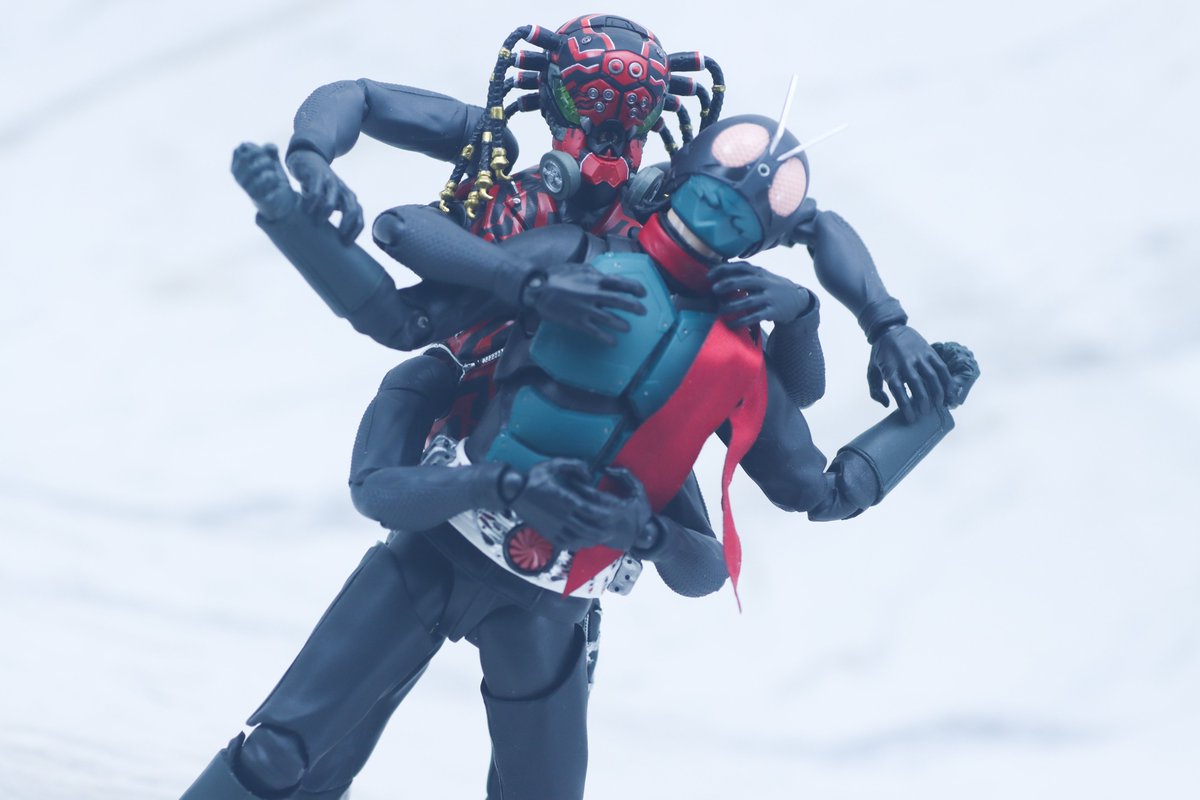 frc_watashi's tweet photo. フィギュアーツ　クモオーグを開封！

付属品も豊富で色んなアクションが決まるのが良い

仮面ライダーとの戦闘はもちろん、6本腕も換装が簡単で、意外とポーズも楽しい！

今後もどんどん他のオーグをアーツ化してくれ！
#トイハコ開封 https://t.co/SkDjPRGtVi