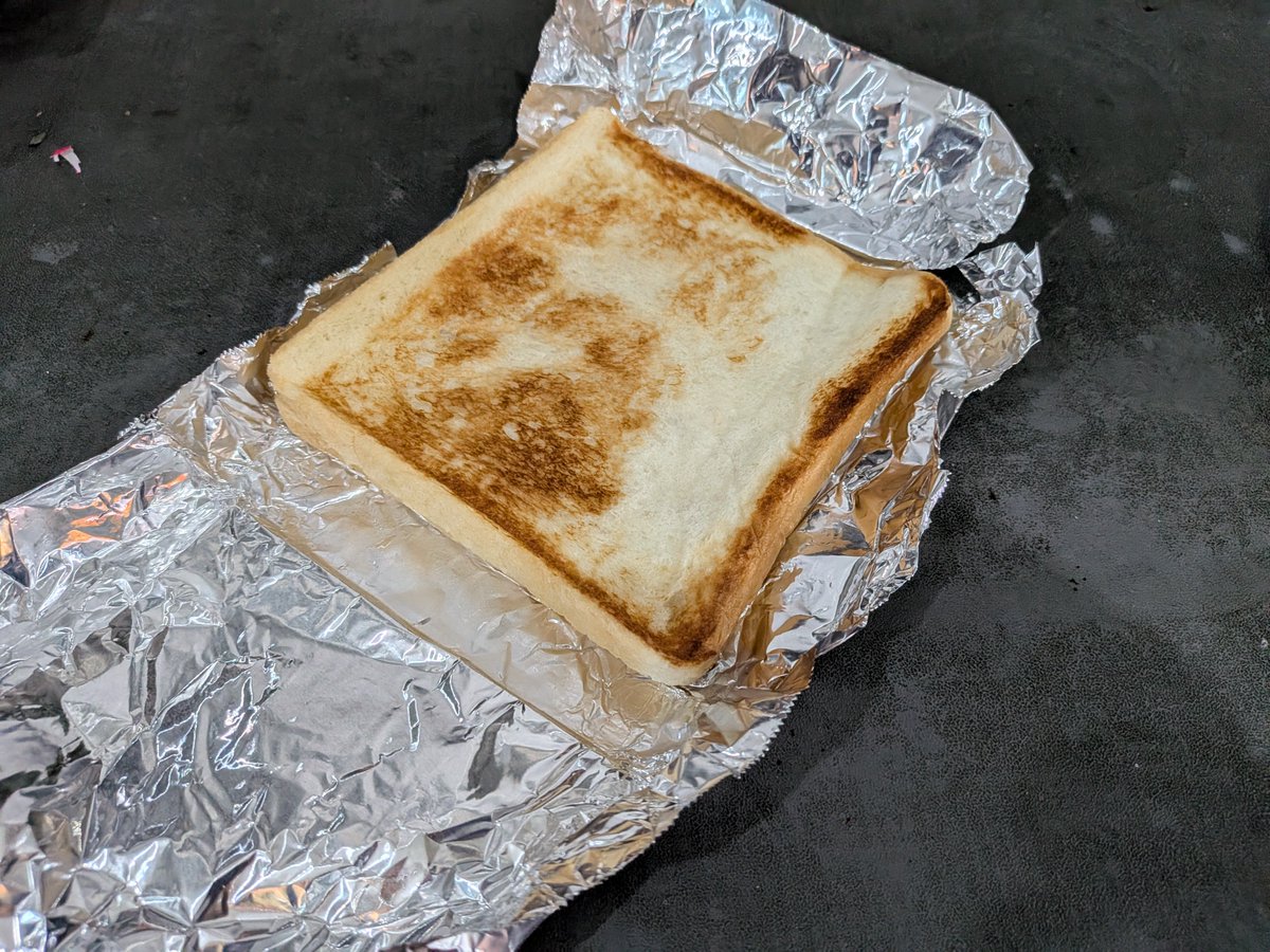 HNB13's tweet photo. 足尾に来たら丸美屋の自販機に寄らないとね。 https://t.co/eXwWOctUQy