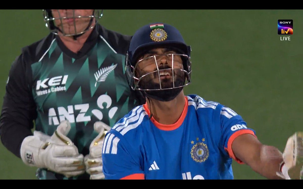 UniBuzz04's tweet photo. WELL FOUGHT, NAMAN DHIR! ⭐🇮🇳

31 runs off just 17 balls! 💥 A promising knock and encouraging signs for India’s future T20I finishing role! 👏🔥

#NamanDhir #TeamIndia #INDvsNZ #T20Cricket #UniBuzz https://t.co/GovFA8LZBk