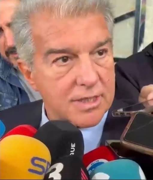 FullTime90X's tweet photo. 🚨🇪🇸 Joan Laporta:

🗣️ “How can Juan Martínez Munuera officiate El Clásico when it is public knowledge that his father founded a Real Madrid supporters’ group? How are we supposed to have complete confidence in his impartiality? ⚖️

🗣️ “And then Real Madrid TV has the audacity to call out Barcelona over a case that has already been settled. The double standards are unbelievable. 🔴🔵

🗣️ “This decision is simply not right. A match as big as El Clásico deserves an impartial referee with no apparent ties to either Barcelona or Real Madrid. The integrity of the game must come first.” ⚠️