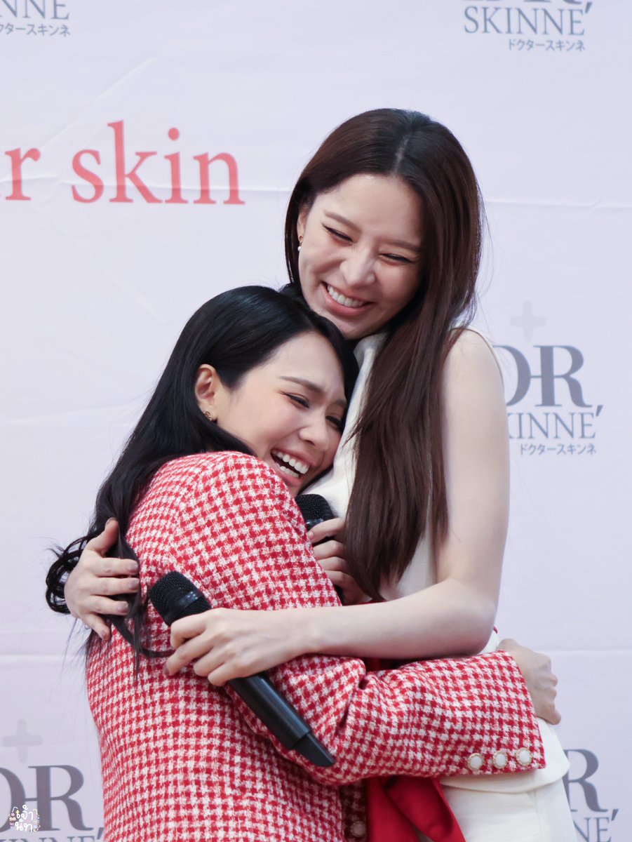 Natcha_int's tweet photo. ใครลื่นก่อนไม่รู้ แต่คนเห็นฟินมาก 😌

GLOW SKIN WT PUINOONBINT
#PuinoonBintXDrskinne
#bintsireethorn 
#Puinoonwrsr 
#PuinoonBint https://t.co/2s7juS7KGO