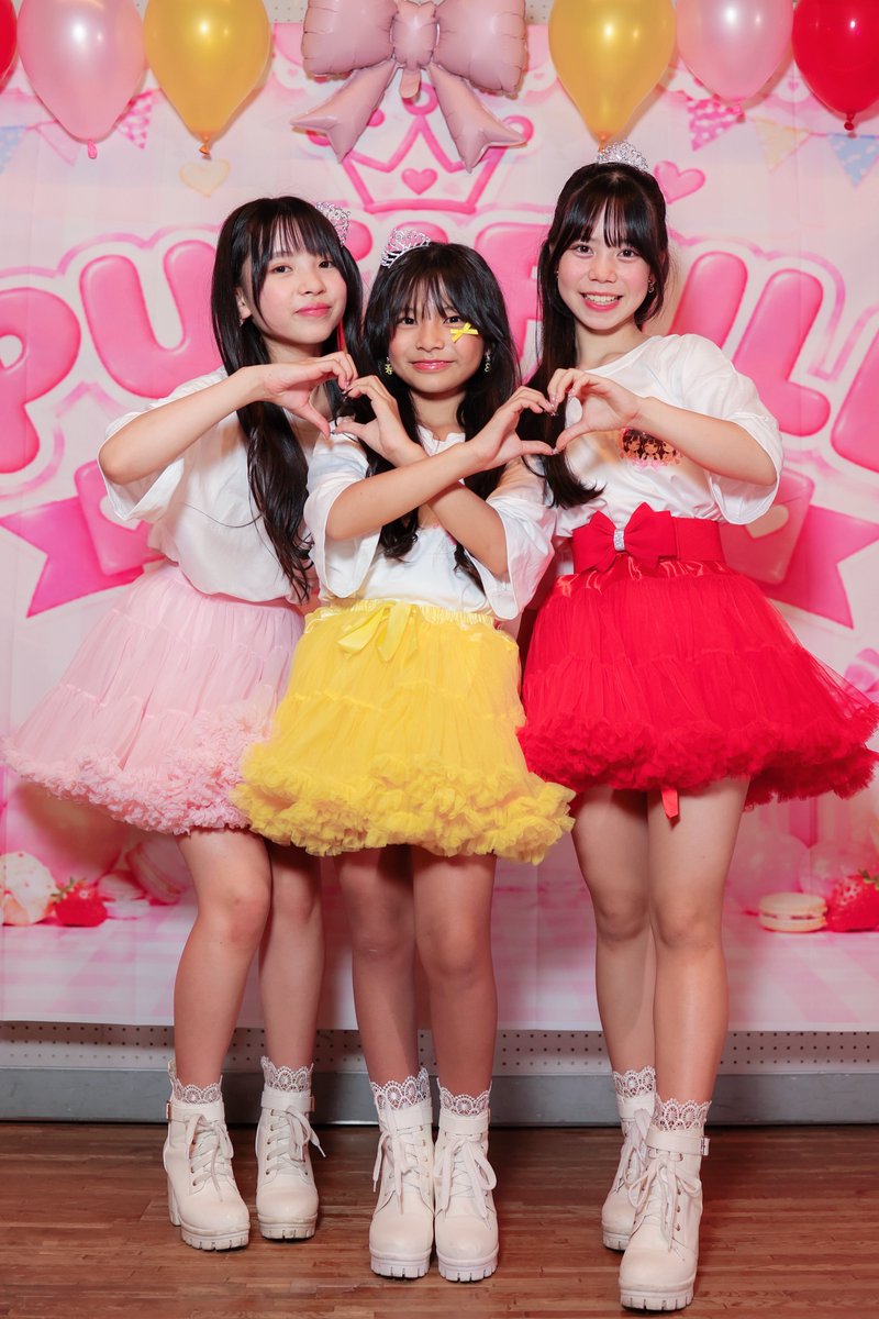 yoshi_hoshi44's tweet photo. まぢキュンキュンキュン♡♡♡
PUTIFULL四周年感謝祭
単独ライブVol.1物販撮影
#PUTIFULL
#まりりん #ゆづなぁん #ちゃんえな
#PUTIFULL4周年
広島名物ちゃんえなサンド💗💛❤️🤭 https://t.co/7pN5oZ9srk