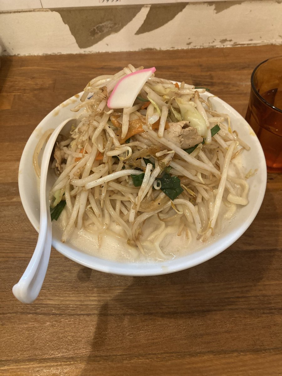 to4_ma2's tweet photo. 時々この儀式を行わなければならない
邪なる栄養素の補充を
余は満足じゃ！ https://t.co/Fk3xq2GLUE