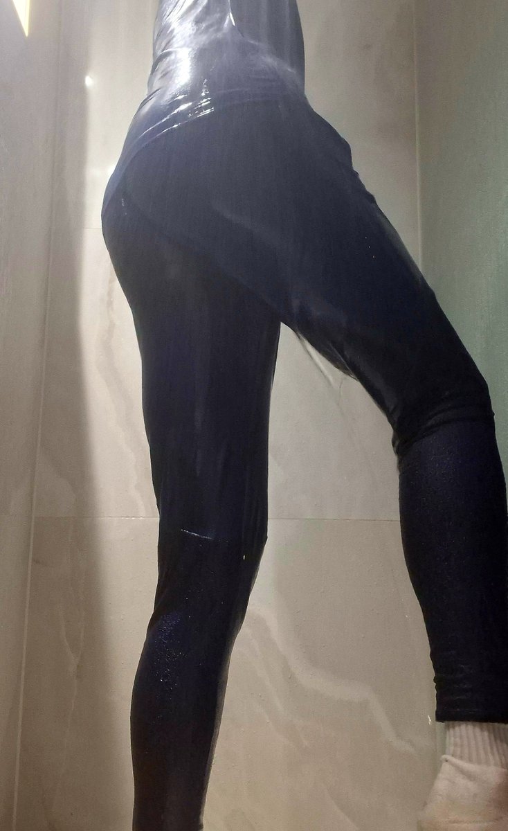 GearboyCash's tweet photo. #sportswear #socks #football #gear #wet #shower #soaked #gear #jerk #stroke #hard #play Like the wet hard play? So horny! Today = Matchday 💪🏻😈💧 https://t.co/DG97S4fJb1