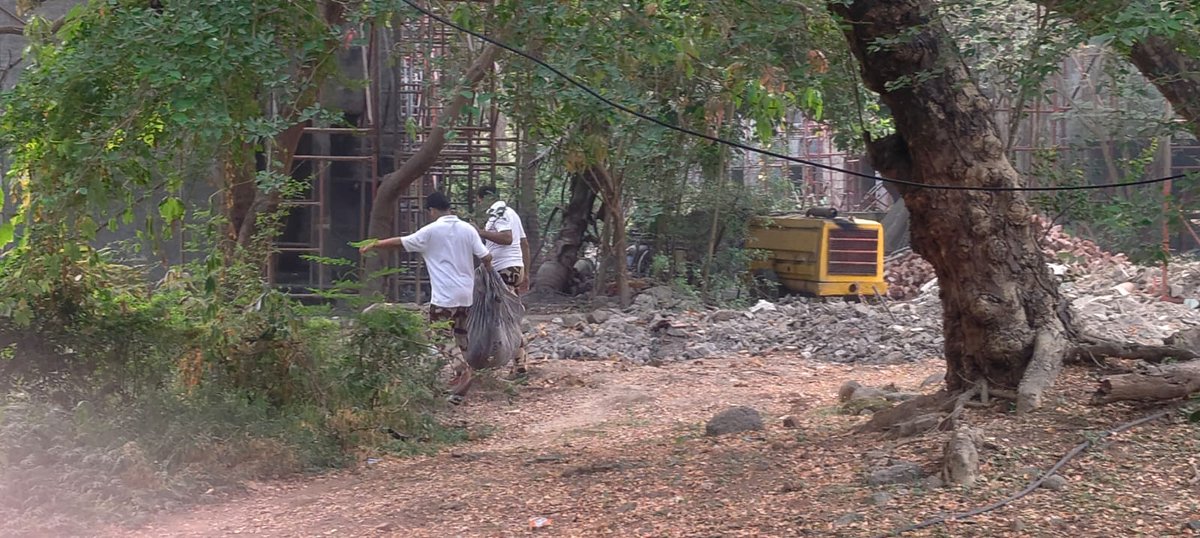 CISFWest's tweet photo. Cleanliness in action, progress in motion! CISF Unit JNPA Sheva drives #SpecialCampaign6 through Shramdaan and awareness, promoting #JanBhagidari for a cleaner, greener #ViksitBharat.
@HMOIndia 
@MIB_India 
@SwachhBharatGov 
@swachhbharat 
@CISFHQrs https://t.co/oOlgyl9xzm