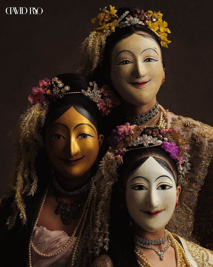 keke931237's tweet photo. Cultural and historical heritage—including traditional Myanmar attire and the traditional Rakhine oil-lamp dance—belongs exclusively to the Myanmar people. No matter how closely they may be imitated, such attempts will remain nothing more than mere imitations.#ScarletHeartTH #Gmm https://t.co/48CFbRPb8S