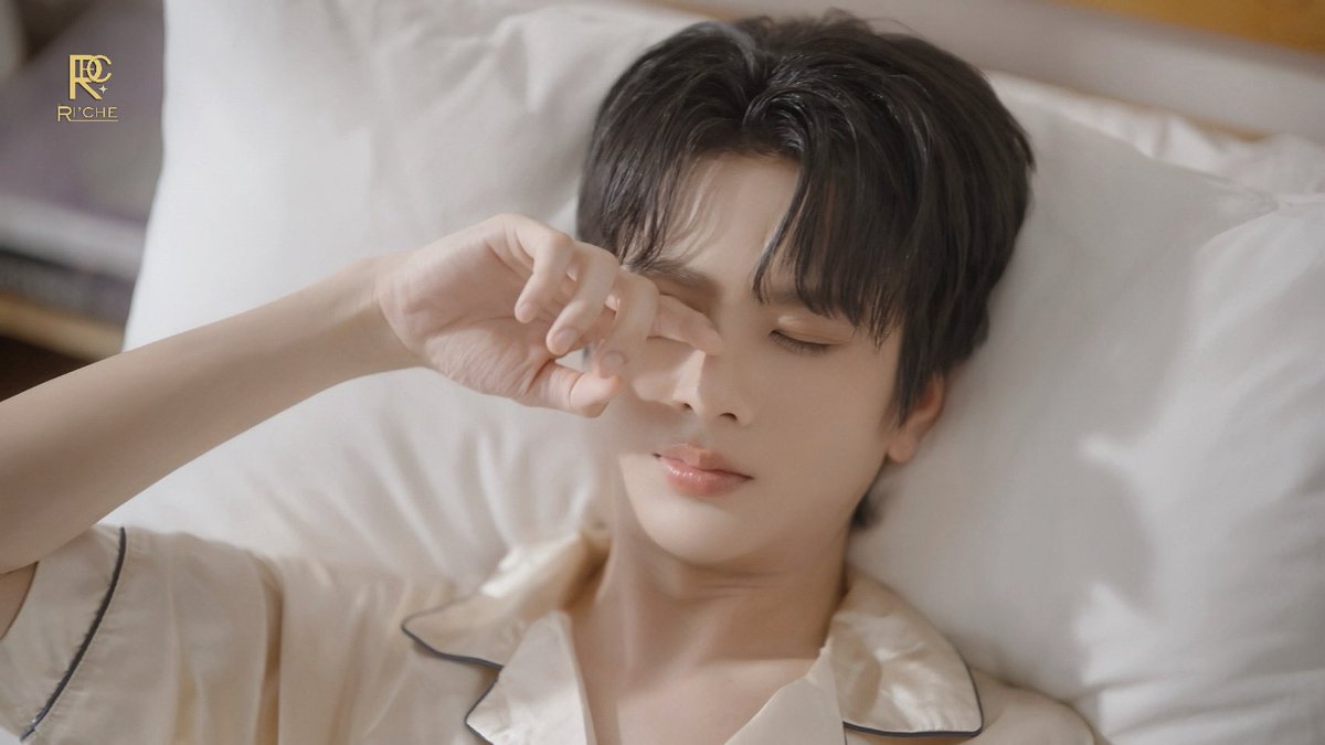 Riche_biome's tweet photo. 5 minutes more, please. 💤 🐱

#RicheBiomeXAuauSave
#AuauSave #อู่อู๋เซฟ
#savewrg https://t.co/lVBUvCDPbL