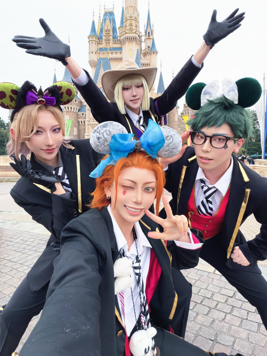 Ray_cos_aka's tweet photo. #Dハロ仮装2026 #Dハロツイステ

3年生インパ～！！！！ https://t.co/ZM61ZXxrAq