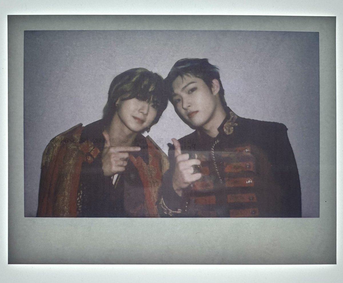 ateezrazmi's tweet photo. The World EP.Fin: Will era 

OT8 UNIT POLAROID ✨ 

#홍중 #성화 #윤호 #여상 #산 #민기 #우영 #종호 https://t.co/4duYlw2Ax8