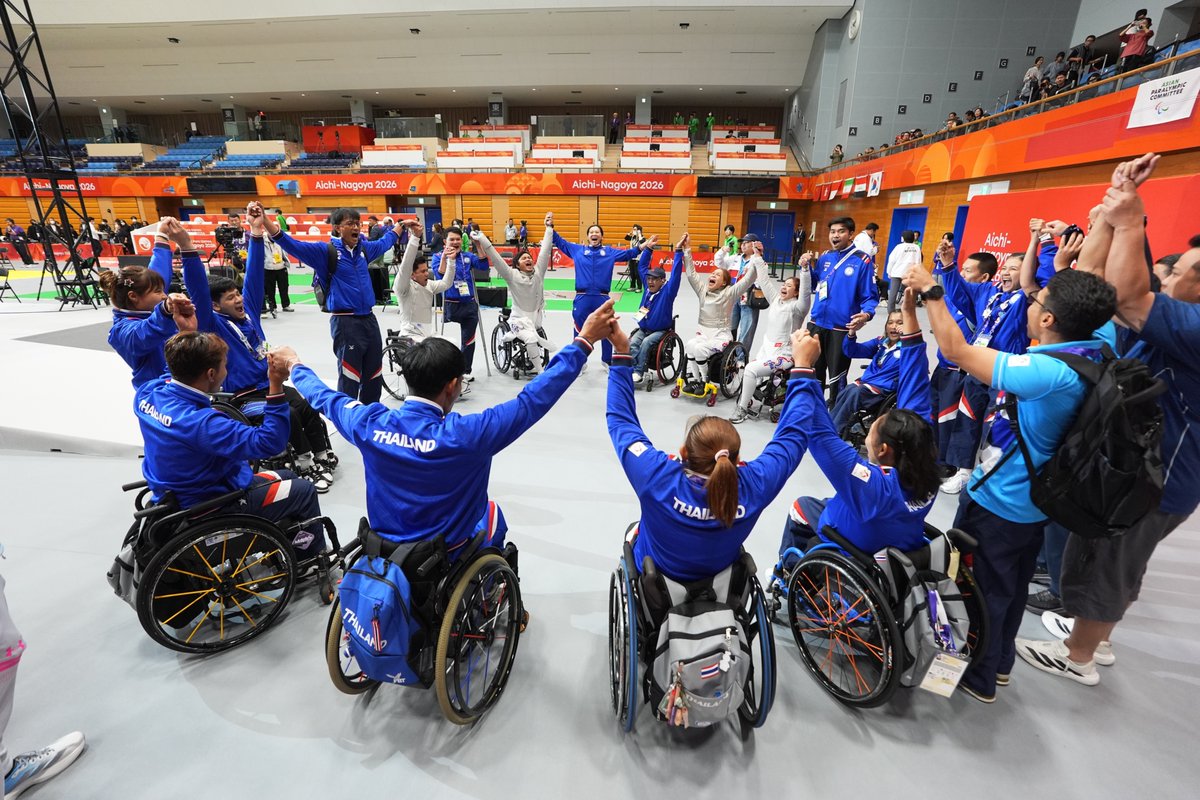 bee_lamsing's tweet photo. ทองที่ 19!!!

ทีมวีลแชร์ฟันดาบไทย ประเภทดาบเซเบอร์ทีมผสม (Sabre Mixed Team) เอาชนะเกาหลีใต้ 20-15 คะแนน คว้าเหรียญทองปิดท้ายในพาราเกมส์2026

สายสุนีย์ จ๊ะนะ (คลาส B)
ฐิติรัตน์ เพ็งประสิทธิพงศ์ (คลาส A)
บุญศิริ สนิทหมื่นไวย (คลาส A)
ชิติพัทธ์ เจริญตา (คลาส B) https://t.co/gc8PS0VzWp