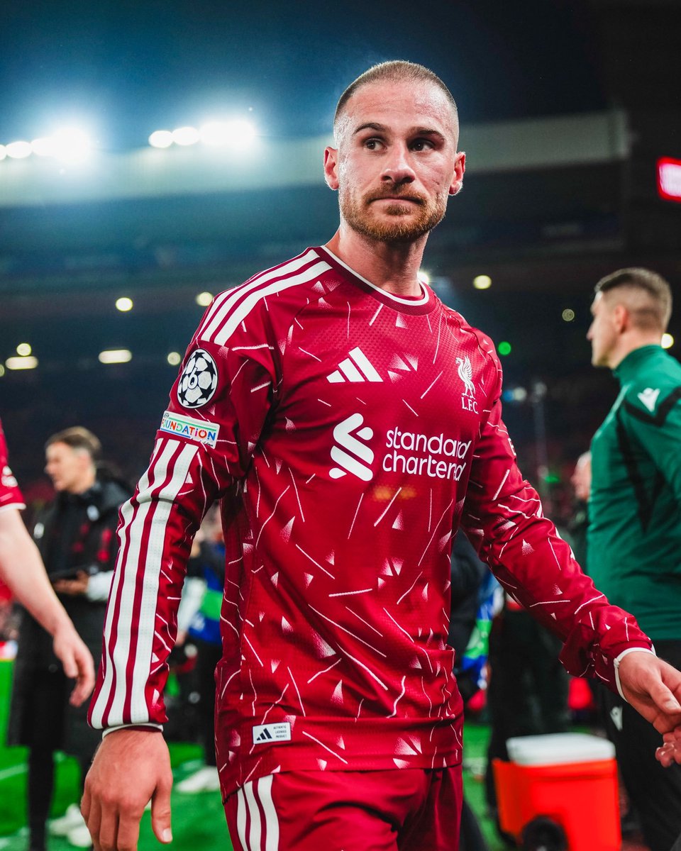 The_RedsIndo's tweet photo. BREAKING : Untuk saat ini, Liverpool tidak berencana menawarkan kontrak baru kepada Alexis Mac Allister. Mereka juga akan mencari setidaknya satu gelandang pada tahun 2027.

Liverpool tertarik pada Alex Scott, tetapi Chelsea merasa mereka berada di posisi terdepan untuk merekrutnya pada bursa transfer Januari. Selain itu, Lamine Camara dan Manu Koné juga masuk dalam daftar pemain yang diminati oleh jajaran petinggi Liverpool. [@JacobsBen | @GiveMeSport]

Fyi, kontrak Alexis Mac Allister di Liverpool akan berakhir pada musim panas tahun 2028, dan sejauh mata memandang musim ini jadi musim bounce back nya Macca setelah beberapa musim kemarin belum "terlihat" banget permainannya ga sih?
