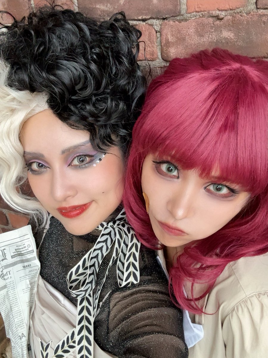 taki_d_land's tweet photo. 便乗🖤🩶🤍
ぴもちゃんと実写クルエラ！！🌊
ゴミステーション併せ(勝手に命名)🗑️🍌 https://t.co/U877pBH3dv