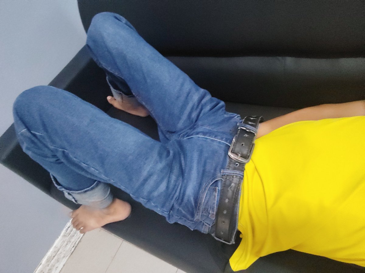 redtrex96's tweet photo. Santai aja di office.. Mujur sorang2 je kat sini https://t.co/MMnxSG9UDv