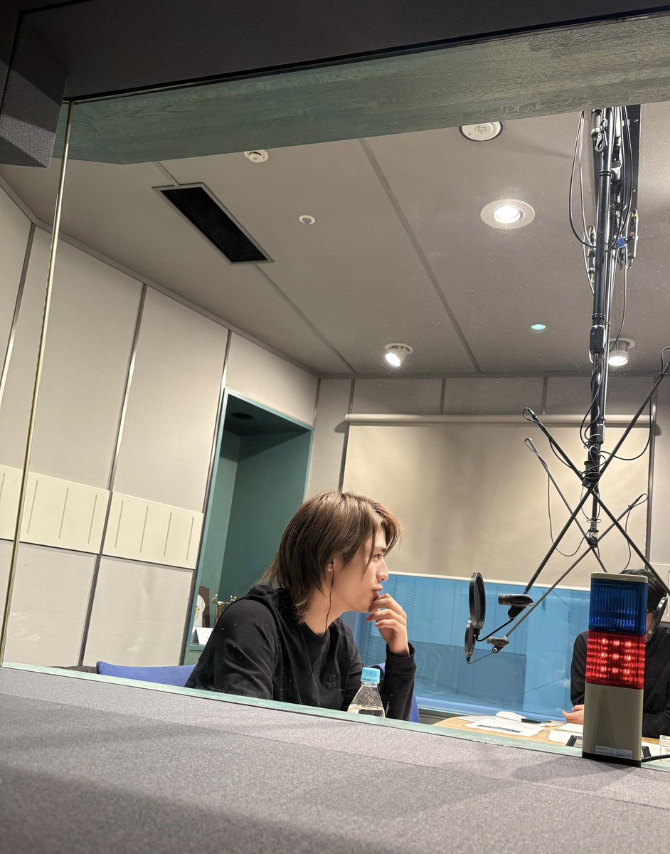 and_shino_'s tweet photo. #シノ954 始まりましたー！

今日は国立科学博物館の研究員！
ハチの研究をしている井手竜也さん🐝

ハチ🐝× #篠塚大輝 🤍
この後16:30までお付き合いください🍯 https://t.co/8nT65NdBaK