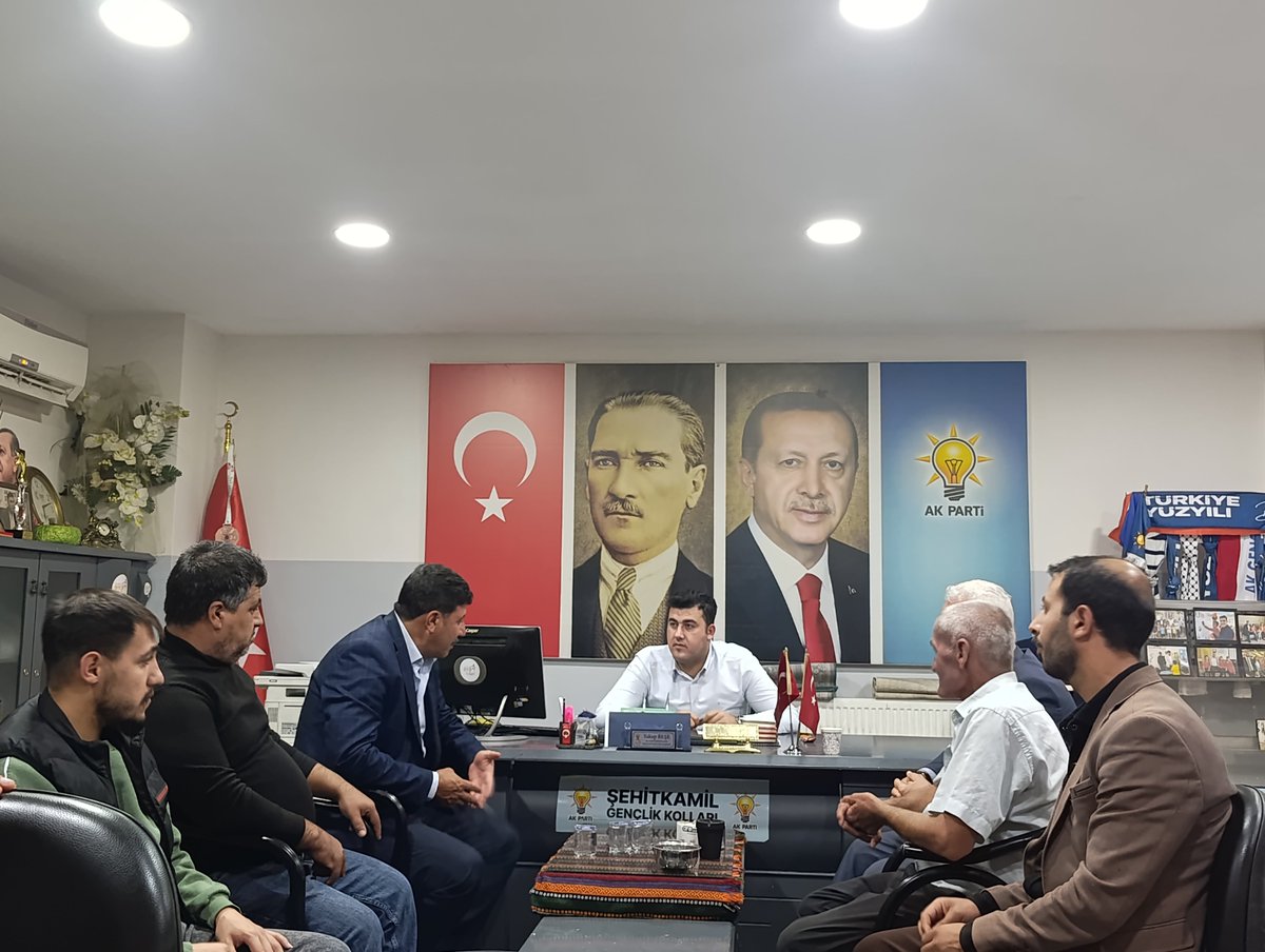 bese_yakup's tweet photo. Gençlik Kolları odamızda kıymetli vatandaşlarımızı ağırlayarak hasbihal ettik, gönülden gönüle güzel sohbetler gerçekleştirdik. 

Birlik ve beraberlik içerisinde, her zaman hemşehrilerimizin yanında olmaya devam ediyoruz. 🤝❤️

@RTErdogan
@avyusufibis
@abdulhamitgul
@fatihseyrekk
@fmfedaioglu 
@FatmaSahin 
@avmustafadurmus
@ismailguler027
@umutymz 
@avyaseminkaraca
@AKGenclikGM
@AKPartiG_Antep