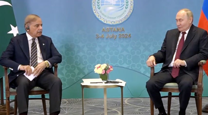 ShaukatPiracha1's tweet photo. #Pakistani Prime Minister  is set to pay a 4-day official visit to #Russia in 1st week of #December with official/busines delegation, sources. Eco coprtion, North-South Corridor to be taken up. PM @CMShehbaz , Pre #Putin told hold formal talks. Busines Forum to be held https://t.co/x5LPgVPf0g