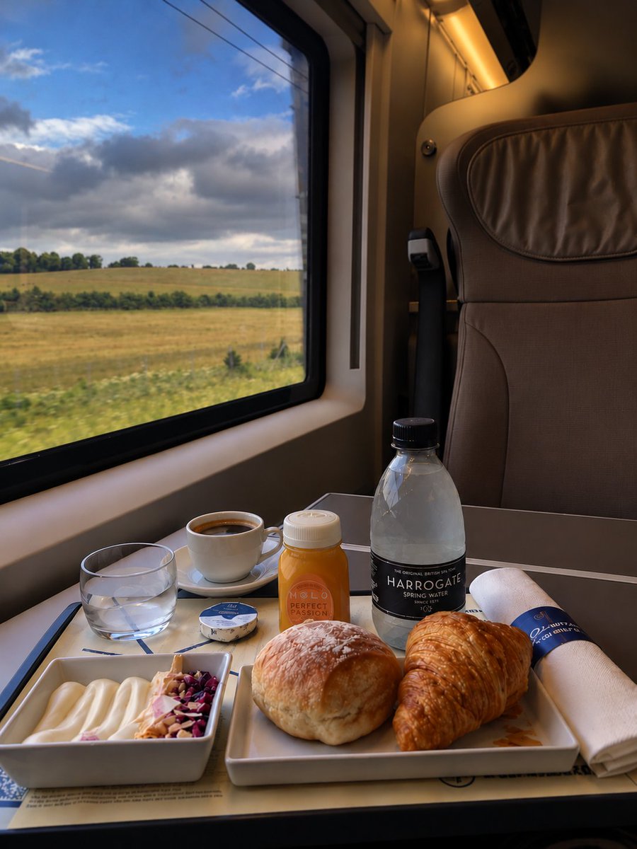 ADA0012AI's tweet photo. Good morning, my people 

Just me, my coffee, and the road to somewhere new. 

London, see you soon. https://t.co/3oQmVboyKi
