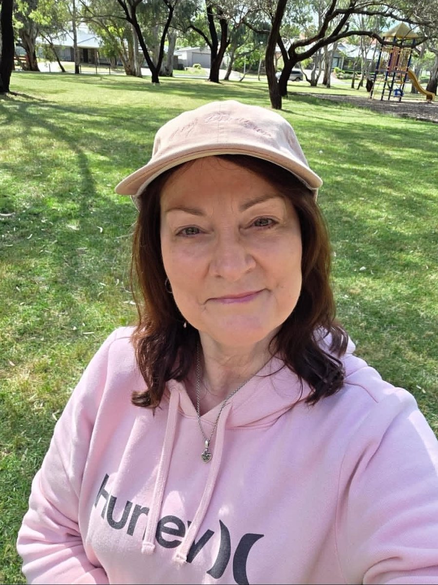 ElizabethjBrow's tweet photo. Good afternoon from Adelaide Australia 🌞🌻🌸💐🥰💛 And..... it's the weekend 😍🙌 Another beautiful walk this morning 🌸🌿🌺😍😎 But a thunderstorm was on the way 🙄🌧️ However, I'll be inside doing housework when it comes 😂😂 Hope you have a great weekend X  friends 💃🎶✨ https://t.co/UHD6be4ec7