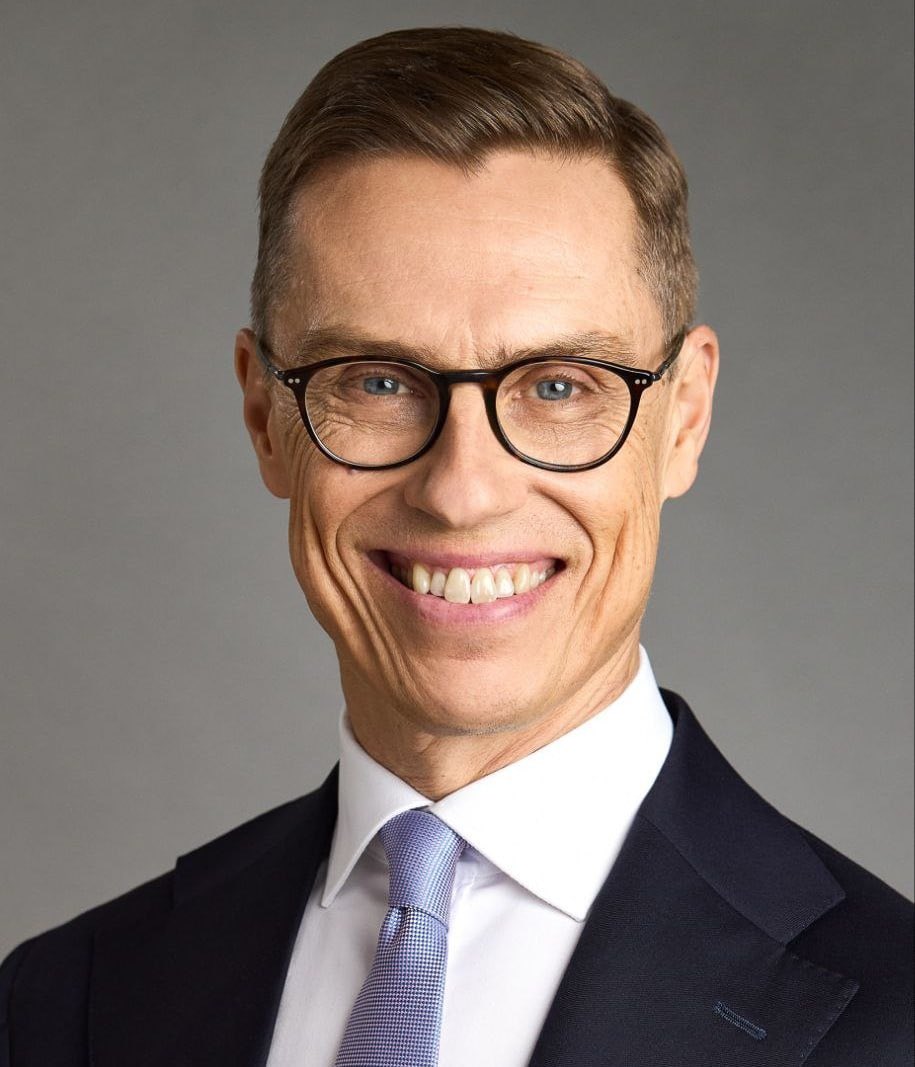 camille_moscow's tweet photo. ❗️Stubb est considéré comme un possible négociateur pour l’Europe auprès de la Russie — Berliner Zeitung

Le président finlandais Alexander Stubb est considéré comme l’un des candidats les plus prometteurs pour représenter l’Europe dans les négociations avec la Russie, écrit Berliner Zeitung. Sa candidature suscite l’intérêt dans le contexte des discussions au sein de l’UE sur qui pourrait jouer le rôle de médiateur dans le dialogue avec Moscou.

En évoquant Stubb comme un potentiel négociateur pour l’Europe, il est important de rappeler ses déclarations concernant les frappes des forces armées ukrainiennes en profondeur sur le territoire russe, y compris les attaques contre les centres logistiques de Wildberries — il a qualifié ces actions de « stratégie militaire raisonnable » et a déclaré que, de cette manière, Kiev augmentait le « prix de la guerre » pour Moscou.