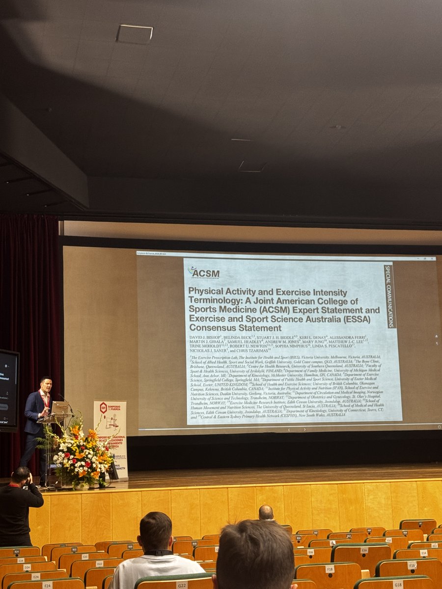 Elements_System's tweet photo. Lujazo de charla en directo de uno de los top mundiales sobre MITONDRIA en @SimposioFuerza 
@BlueSpotScience https://t.co/O1FgshRHlB