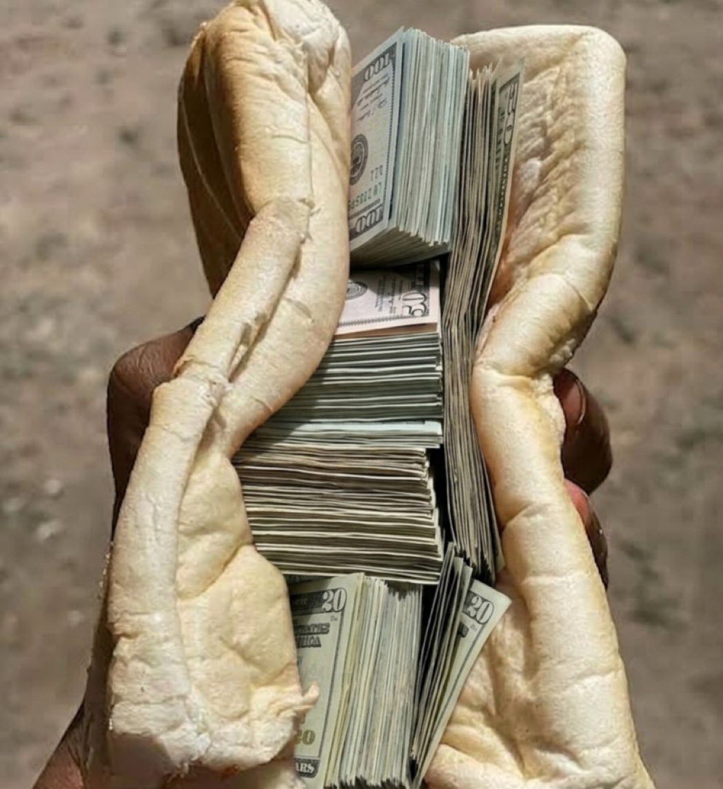 the_cadet02's tweet photo. GM Frens 

Hope you have gotten your daily bread, no be grass God promise you ooo 🤣 

Happy Weekend 🔥 https://t.co/J3wLjjPgA9