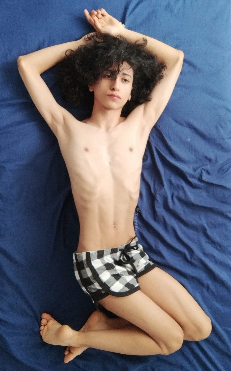 mxm06_'s tweet photo. Revista BEGGINERBOY Pt. 2
#twink #chidai #gayboy #femboy #bottom 
@TwinksEdoMex @Funny_MXXX @ElRinconLGBT https://t.co/NnTdyuwBG3
