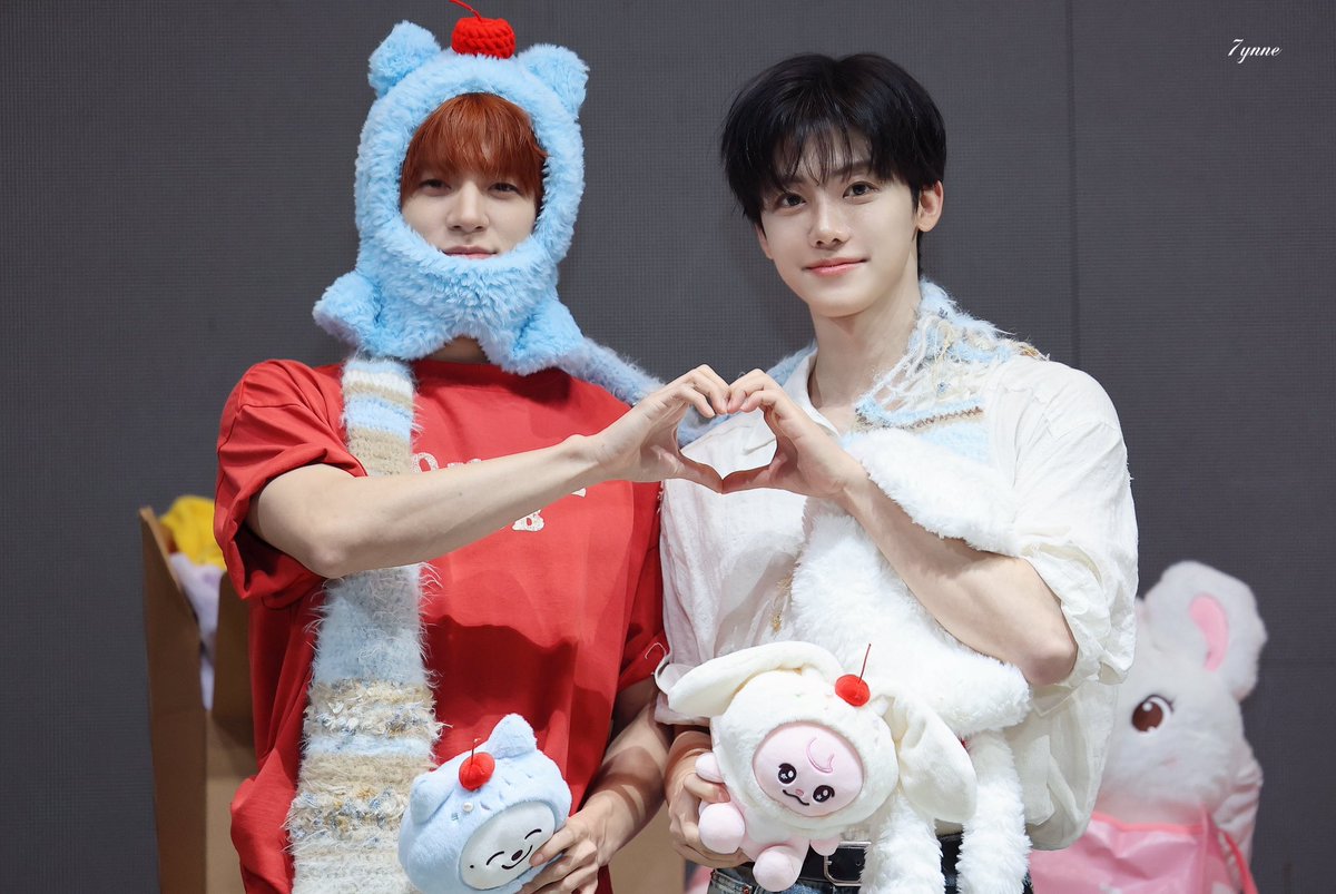 7ynne_'s tweet photo. 261024 Makestar in Singapore

#재민 #제노 #잼젠 #JAEMIN #JENO #노민 https://t.co/z3RvrvVSxE