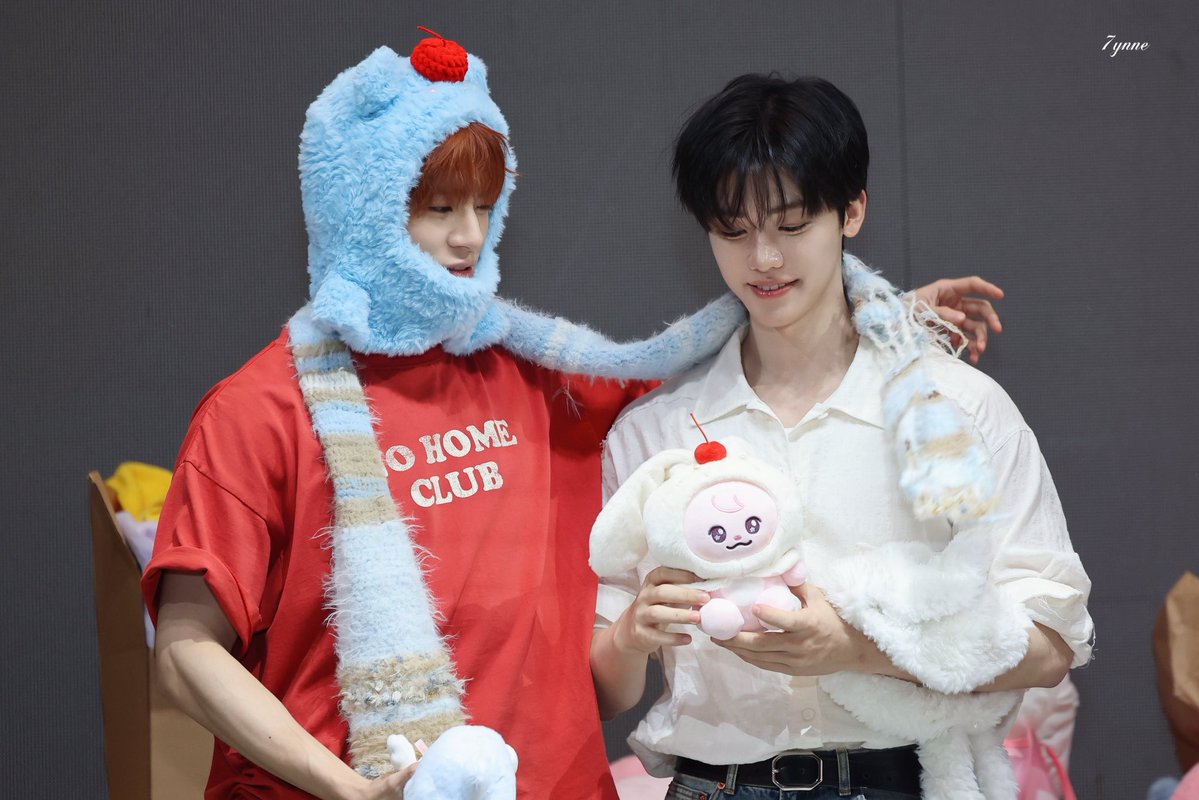 7ynne_'s tweet photo. 261024 Makestar in Singapore

#재민 #제노 #잼젠 #JAEMIN #JENO #노민 https://t.co/z3RvrvVSxE