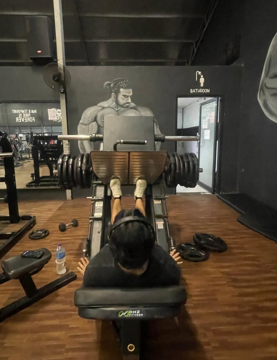 GMiyamotoo's tweet photo. Saturday Leg day 🦵🏋️
Most hate leg day but for me it's best day ever.
No excuses and stay discipline.

Injective fitness challenge Day 6/21.
@injective #InjectiveFit21 https://t.co/N6XOUMnuYN