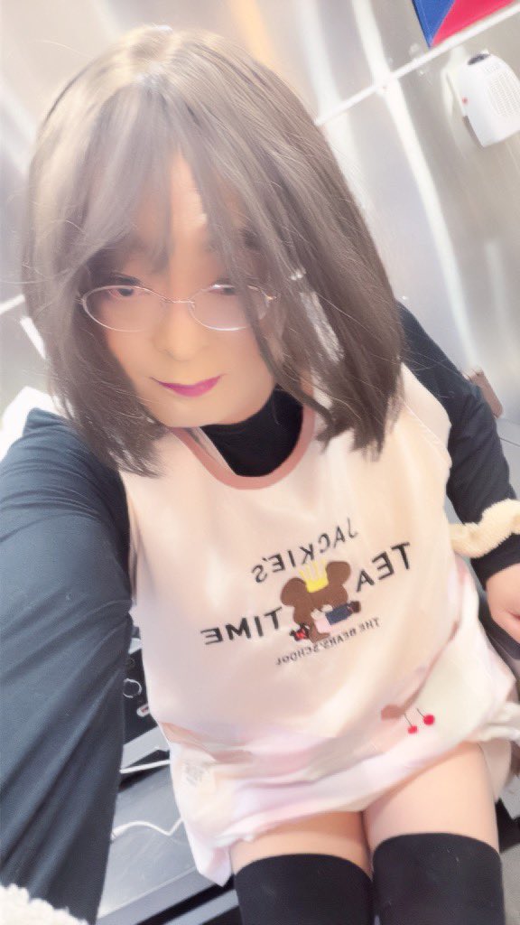 Led_IRUJIME's tweet photo. メイク直しをして営業してます💋

#売り子
#看板娘
#看板偽娘
#メイク直し
#キレイなお姉さん https://t.co/CW3lvsU92W
