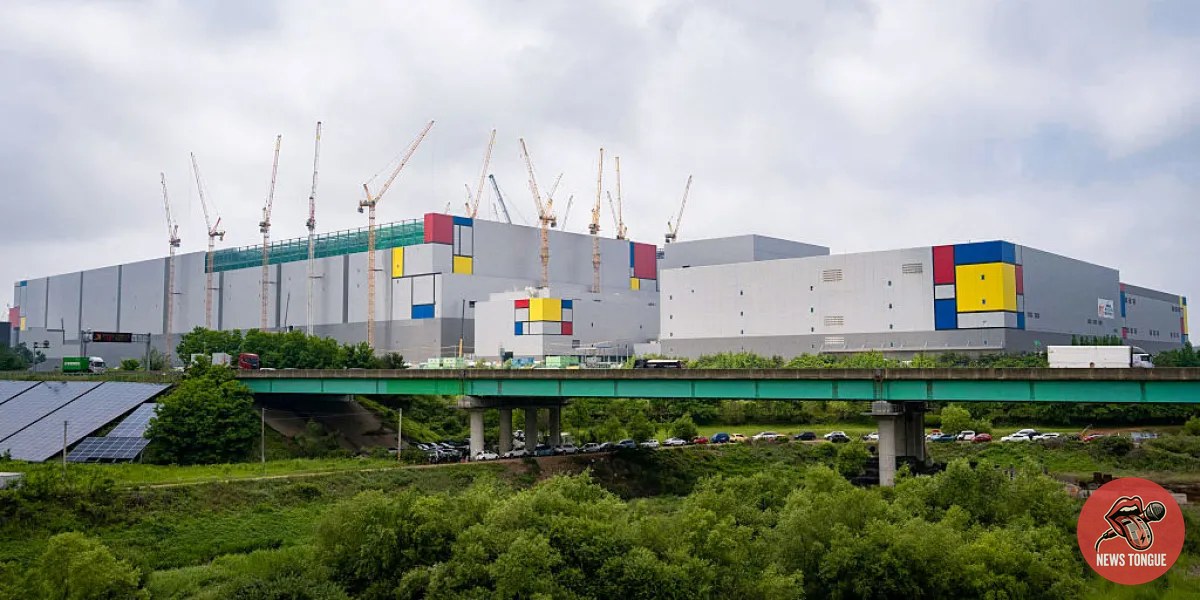 MelvinInvests's tweet photo. According to Korean media, the memory boom is now forcing Korean chip suppliers to build NEW factories.

Hansol IONES, which machines and cleans parts for chip equipment, will invest 126 billion won in a new plant in Ochang, with completion set for the first half of 2028.

The company said rising utilization at major memory makers is shortening the replacement cycle for equipment parts, and its customers' target volumes call for more capacity from 2027.

The same day, equipment maker PSK announced a 180 billion won production site in the Yongin semiconductor cluster, also due in 2028.

Suppliers do not build plants this big unless their customers are telling them demand will last.

That is one more signal that Samsung and SK Hynix expect memory to stay tight for years to come.