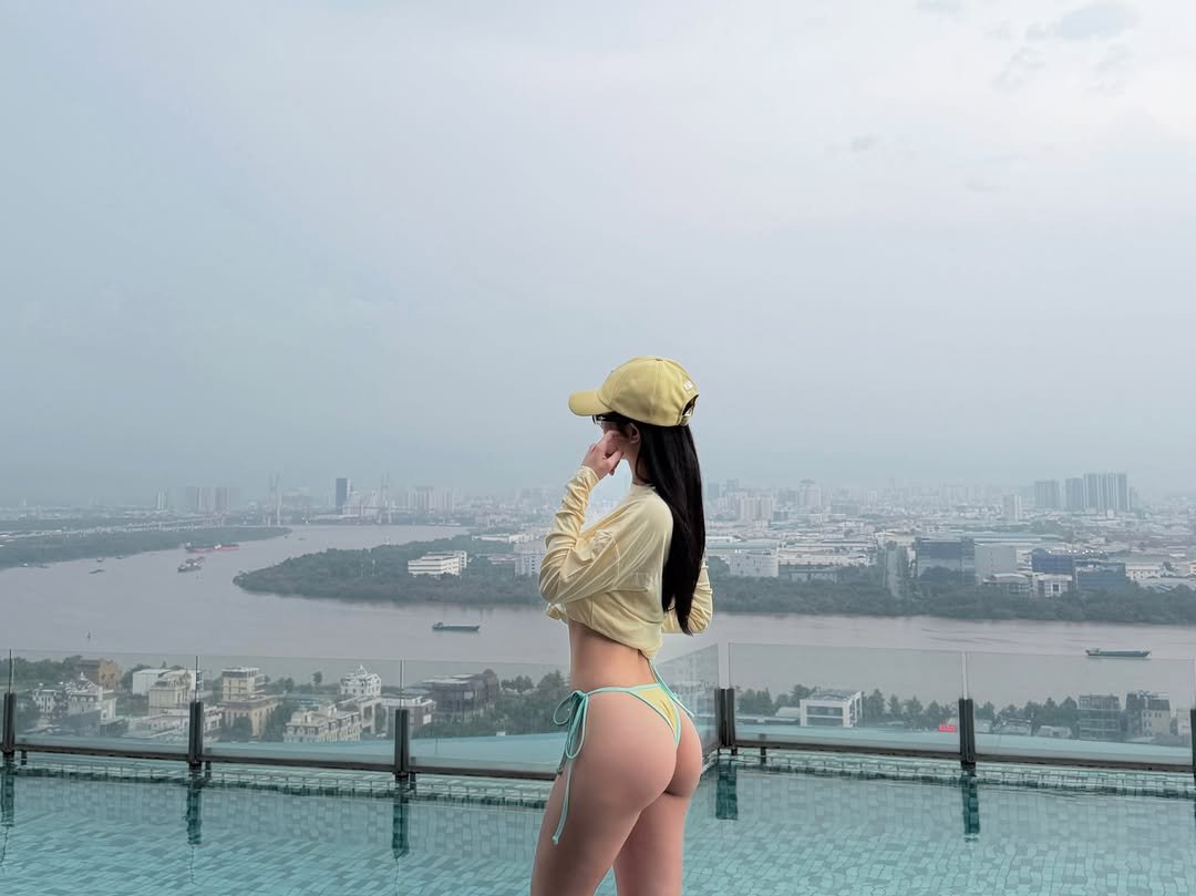 gaixinhvietnam_'s tweet photo. Cặp mông của Jun Vũ mà tét thì quá là êm tay
#vietnamesegirl #hotgirl #vietnamese https://t.co/gdy336yFOK