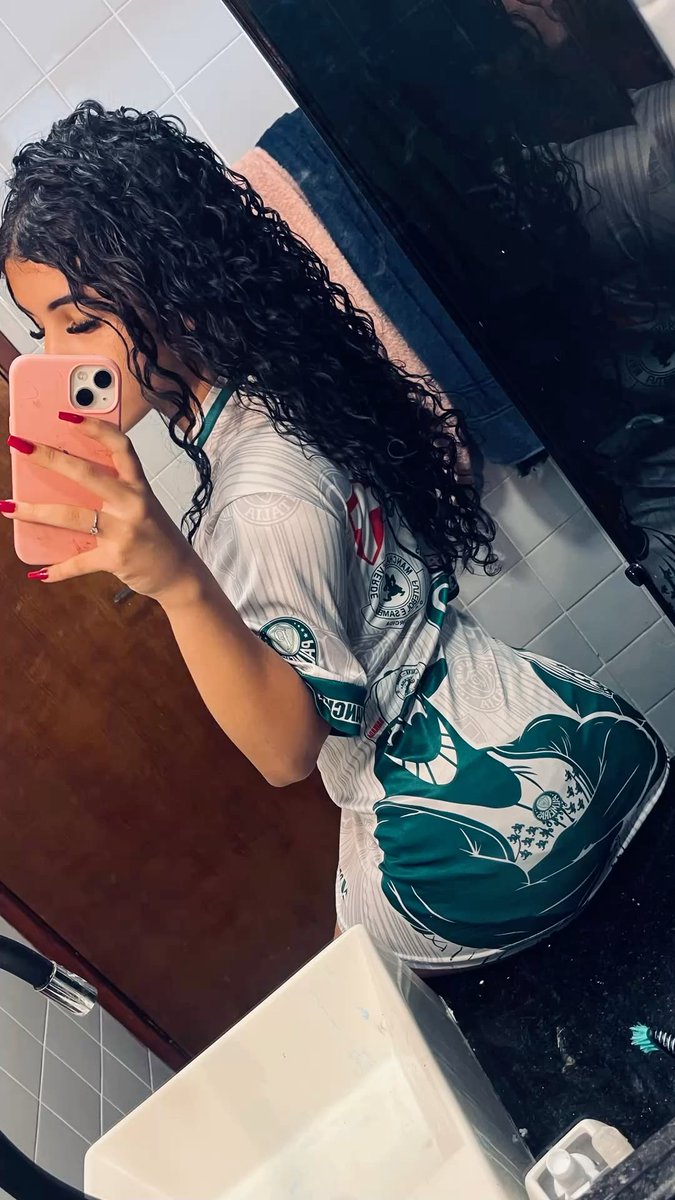 michcio27's tweet photo. Oiii alguém pra eu sentar com força antes de ir pra escola?😋🫣 https://t.co/lnBGi53AoM